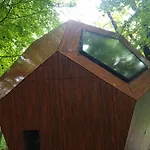 Utopia Village - Art & Nature Domek letniskowy Mons