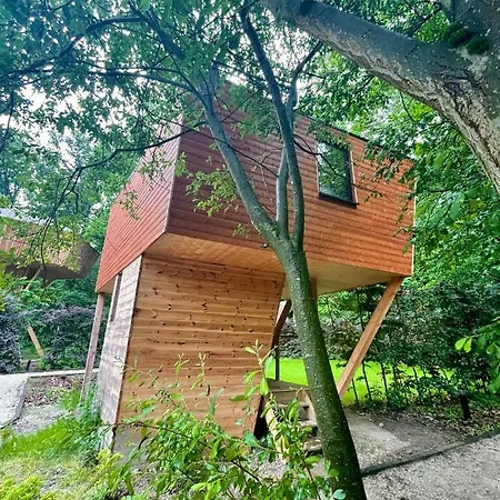 Utopia Village - Art & Nature Lodge *