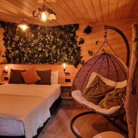 Utopia Village - Art & Nature Lodge *