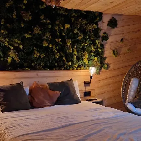 Utopia Village - Art & Nature Lodge Mons