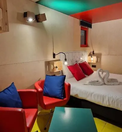 Utopia Village - Art & Nature Lodge