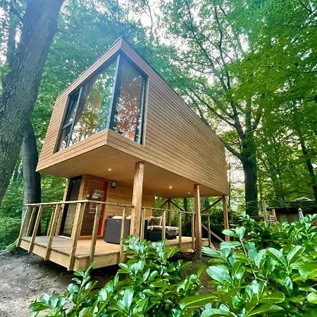 Utopia Village - Art & Nature Lodge Mons