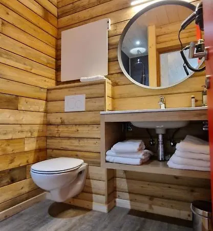 Utopia Village - Art & Nature Lodge Mons