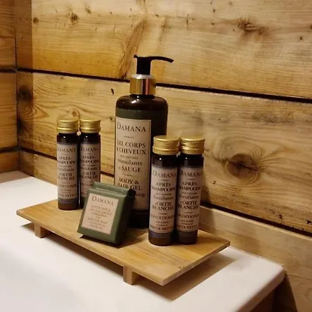 Utopia Village - Art & Nature Lodge