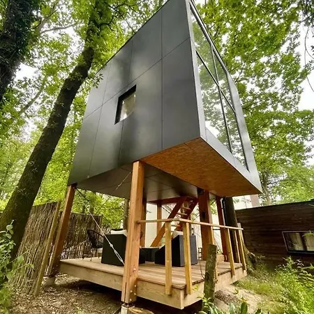 Utopia Village - Art & Nature Lodge Mons