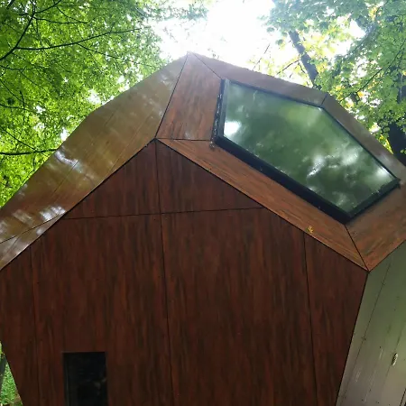 Utopia Village - Art & Nature Lodge Mons