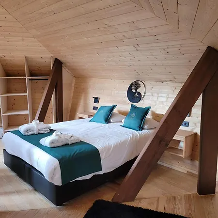 Utopia Village - Art & Nature Lodge *