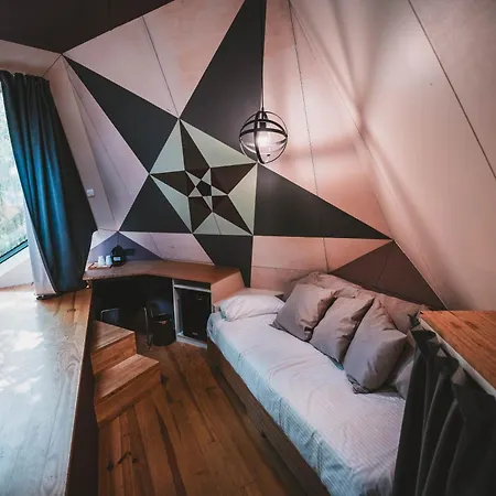 Utopia Village - Art & Nature Lodge *