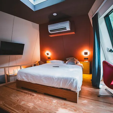 Utopia Village - Art & Nature Lodge *