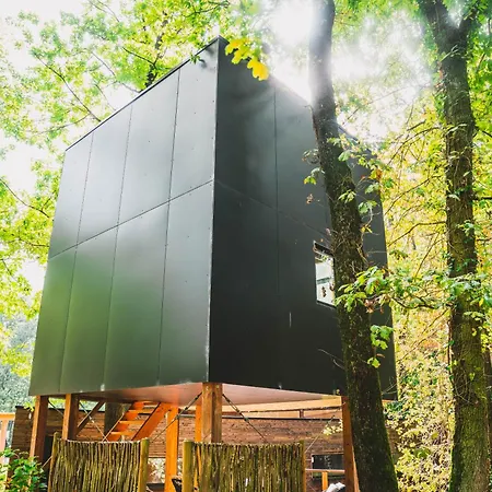 Utopia Village - Art & Nature Lodge Mons