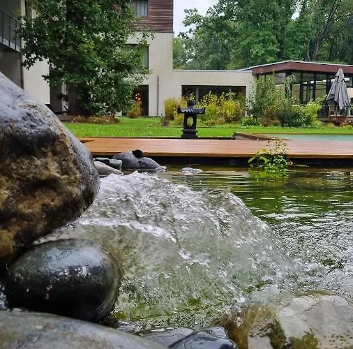 Utopia Village - Art & Nature *