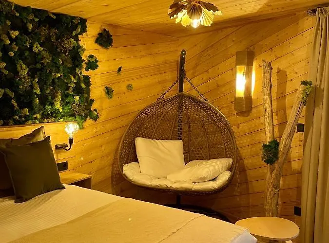 Utopia Village - Art & Nature * מונס