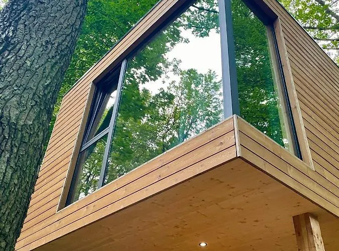 אכסניה Utopia Village - Art & Nature מונס