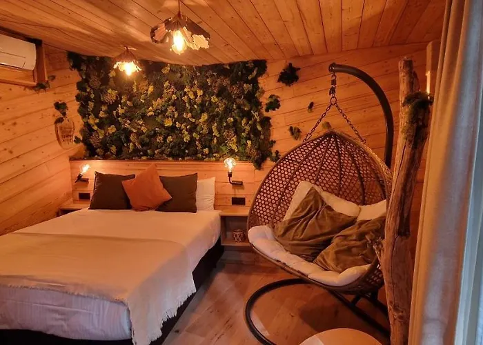 Utopia Village - Art & Nature אכסניה *