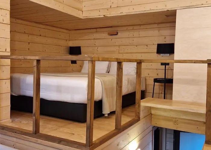 Utopia Village - Art & Nature אכסניה מונס