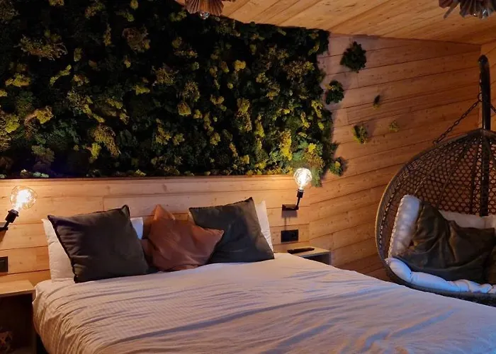 Utopia Village - Art & Nature אכסניה מונס