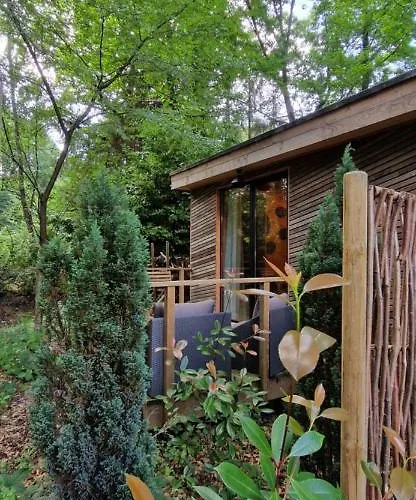 Utopia Village - Art & Nature מונס