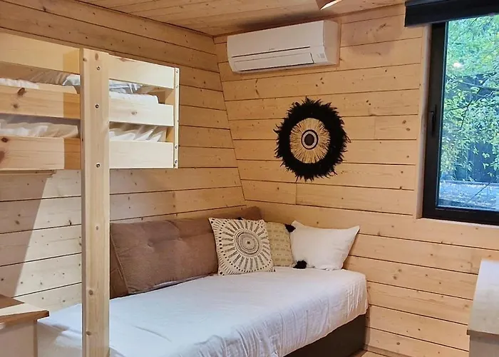 אכסניה Utopia Village - Art & Nature *