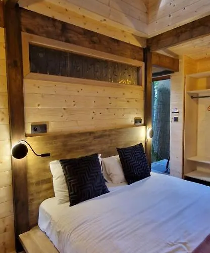 אכסניה Utopia Village - Art & Nature