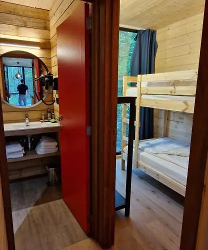 אכסניה Utopia Village - Art & Nature מונס