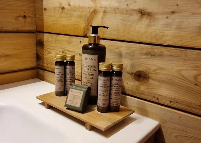 Utopia Village - Art & Nature אכסניה