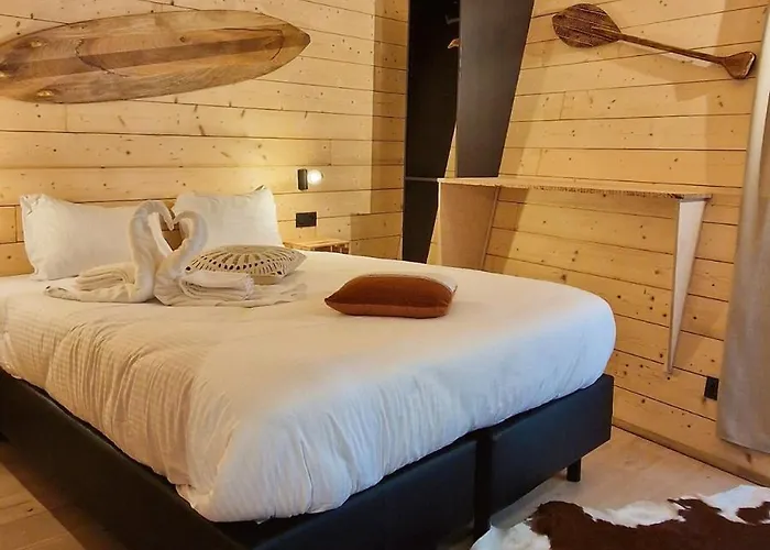 אכסניה Utopia Village - Art & Nature