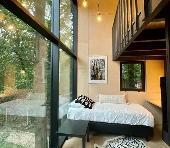 Utopia Village - Art & Nature * מונס