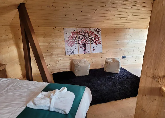 Utopia Village - Art & Nature