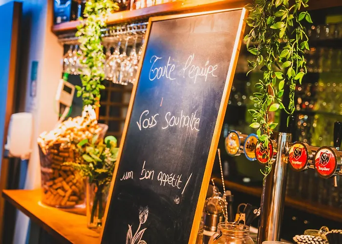 Utopia Village - Art & Nature