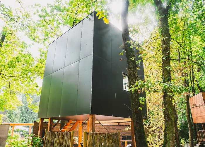 Utopia Village - Art & Nature אכסניה מונס